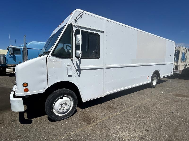2006 Freightliner All other VIN 4UZAAPBW36CW54974 COPART salvage auction — MINOR DENT/SCRATCHES, WA - VEHICLE CERT OF OWNERSHIP-TITL, sold $1,750 on 2026-07-06 (photo 1)