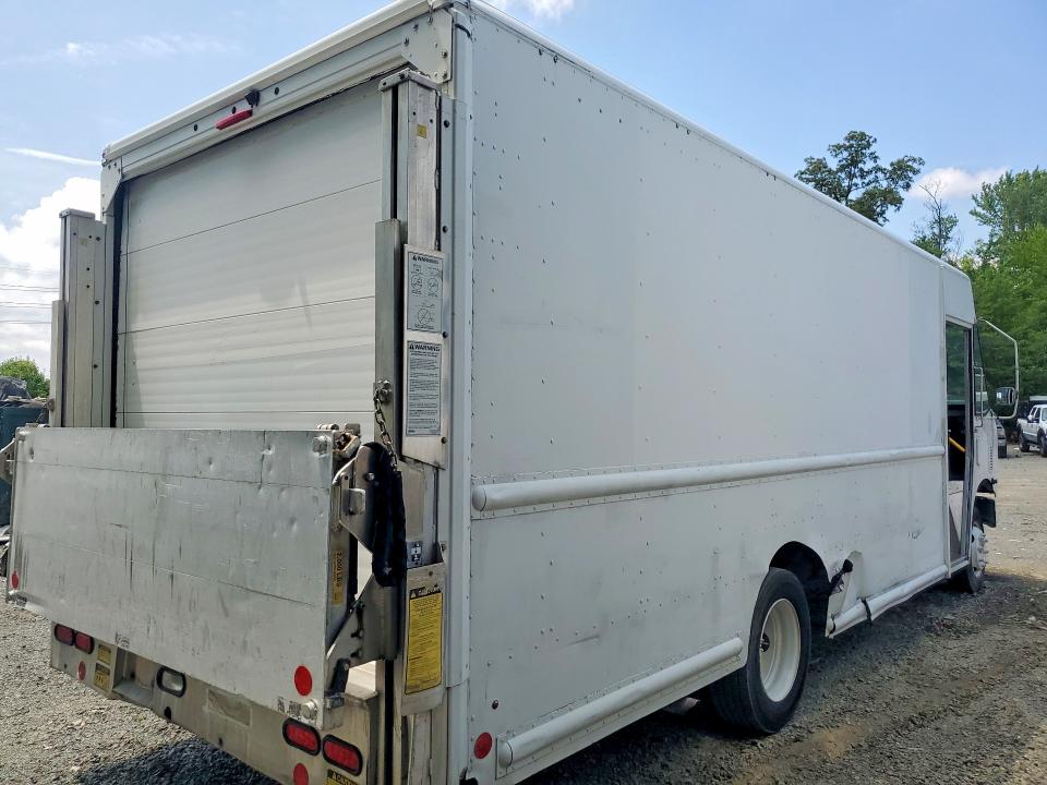2014 Freightliner All other VIN 4UZAC3DV8ECFL0594 COPART salvage auction — ALL OVER, MD - CERTIFICATE OF TITLE, sold $7,900 on 2026-07-27 (photo 3)