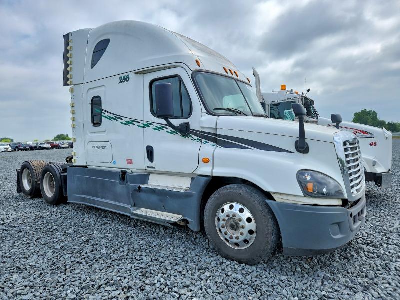 2016 Freightliner All other VIN 3AKGGLDR6GSGY3061 COPART salvage auction — MINOR DENT/SCRATCHES, MI - CERTIFICATE OF TITLE, sold $6,900 on 2026-08-11 (photo 1)