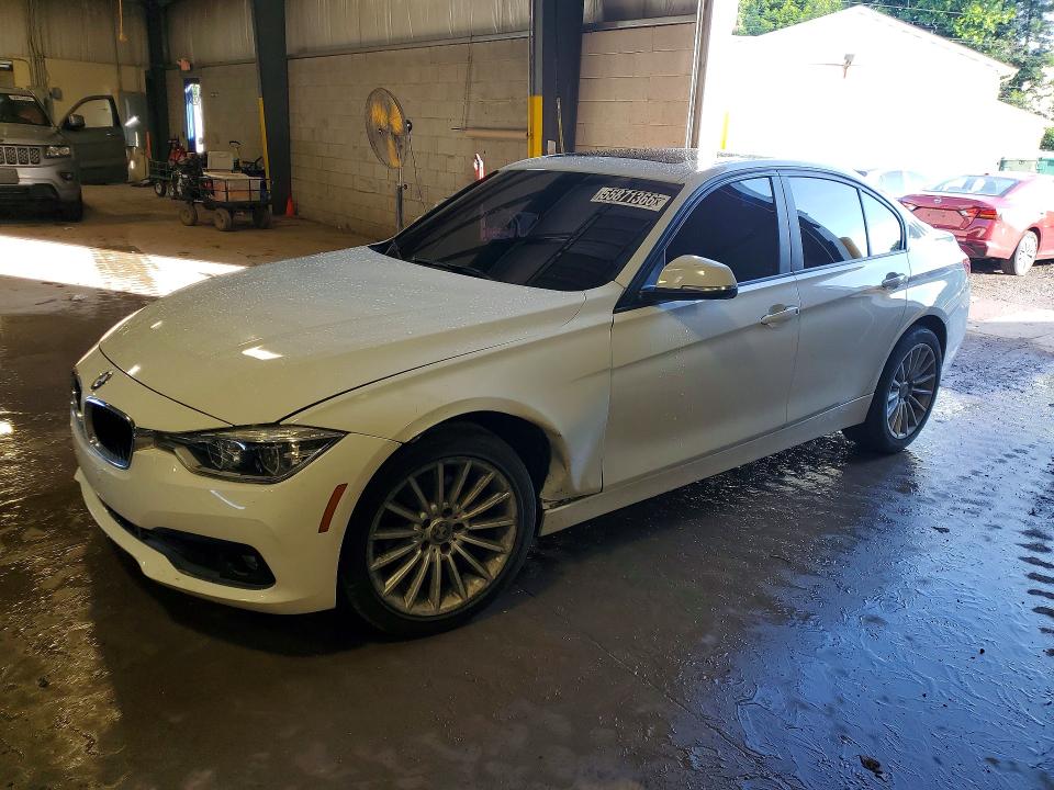 2018 BMW 3 series VIN WBA8E5G52JNU46946 — COPART salvage auction photo
