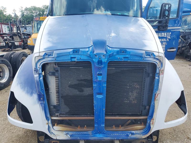 2017 Kenworth All other VIN 1XKYDP9X0HJ131939 COPART salvage auction — ROLLOVER, RB, sold $1,250 on 2026-07-09 (photo 7)