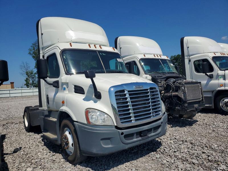 2017 Freightliner All other VIN 3AKBGADV3HSJD0535 COPART salvage auction — MINOR DENT/SCRATCHES, IN - CERTIFICATE OF TITLE, sold $250 on 2026-07-10 (photo 1)
