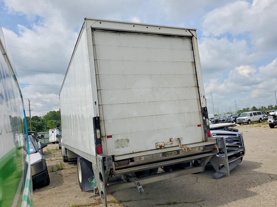 2019 Hino All other VIN 5PVNJ8JV8K4S73968 COPART salvage auction — MINOR DENT/SCRATCHES, PA - DEALER ONLY CLEAN TITLE, sold $1,200 on 2026-07-28 (photo 2)
