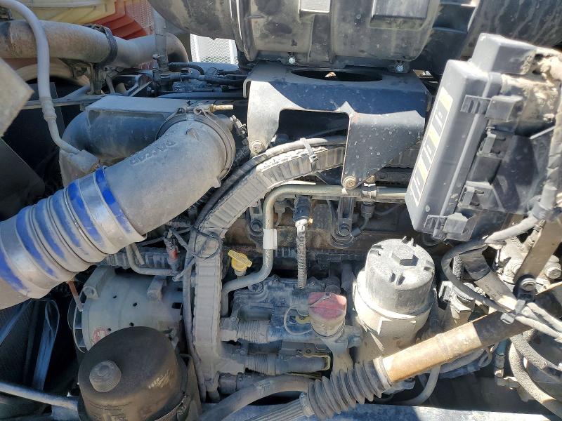 2019 Kenworth All other VIN 1XKDDP9X1KJ299451 COPART salvage auction — MINOR DENT/SCRATCHES, NC - CERTIFICATE OF TITLE (P), sold $11,300 on 2026-07-21 (photo 7)