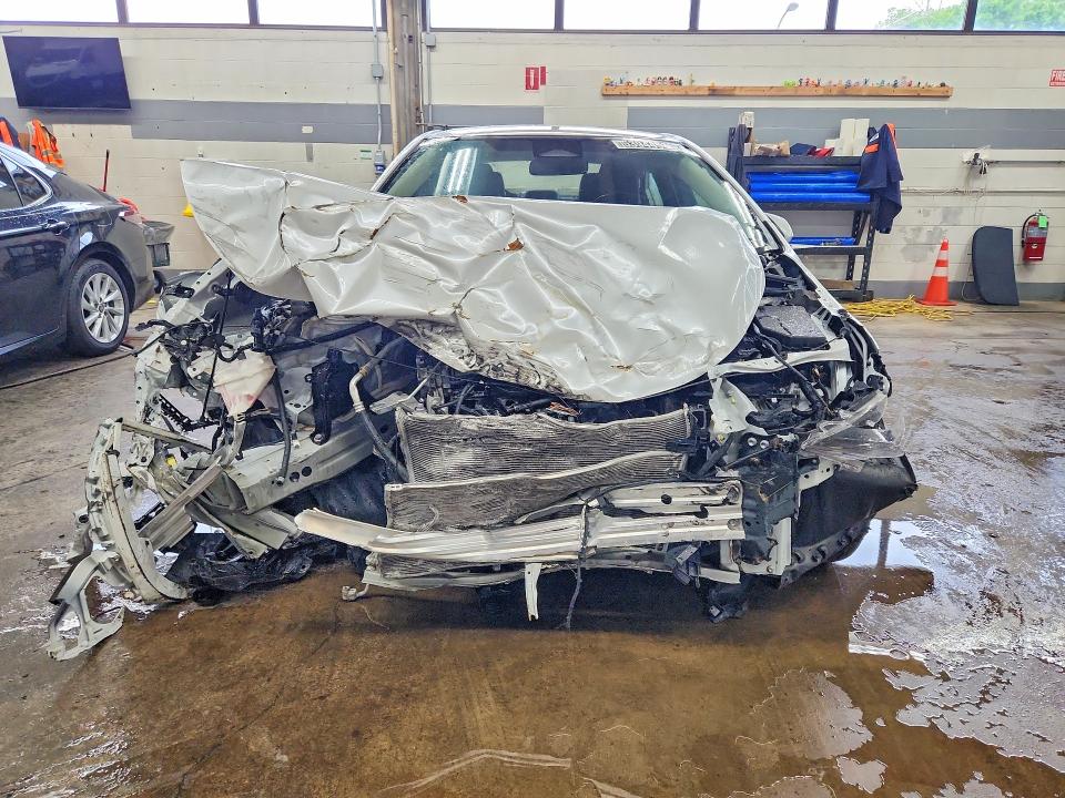 2025 Toyota Corolla VIN 5YFB4MDE5SP278881 COPART salvage auction — FRAME DAMAGE, IL - CERTIFICATE OF TITLE, sold $2,350 on 2026-07-09 (photo 5)