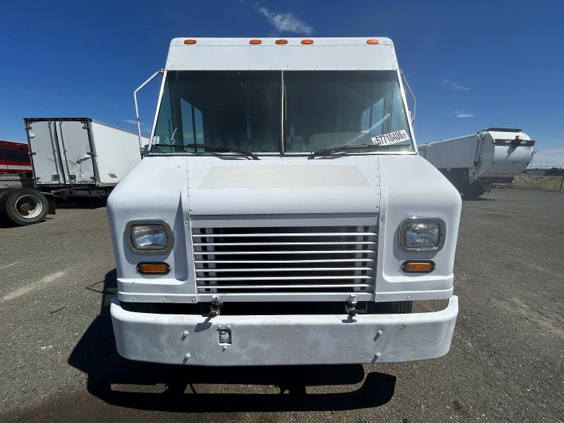 2006 Freightliner All other VIN 4UZAAPBW36CW54974 COPART salvage auction — MINOR DENT/SCRATCHES, WA - VEHICLE CERT OF OWNERSHIP-TITL, sold $1,750 on 2026-07-06 (photo 5)