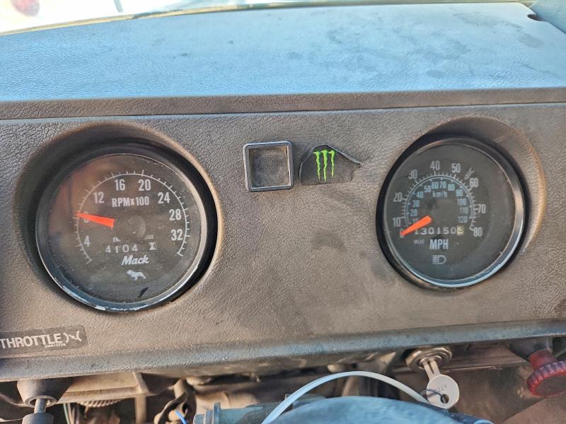 1990 Mack Rb688s VIN 1M2P270CXLM008837 COPART salvage auction — MINOR DENT/SCRATCHES, NJ - CERTIFICATE OF TITLE, sold $10,500 on 2026-07-07 (photo 9)