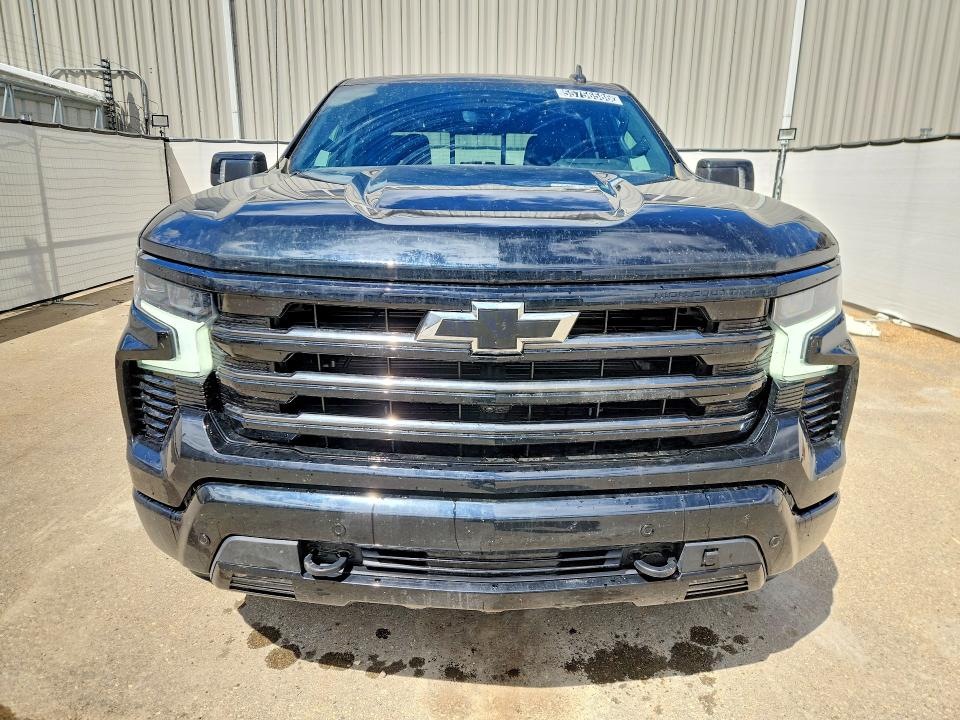 2025 Chevrolet Silverado VIN 1GCUKJE81SZ194682 COPART salvage auction — MINOR DENT/SCRATCHES, Ab - Oop - Active, sold $62,000 on 2026-07-03 (photo 5)
