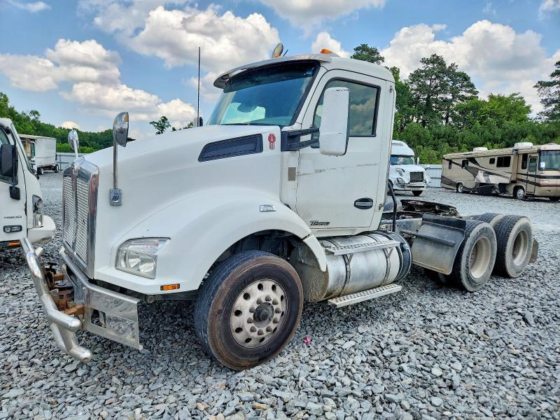 2017 Kenworth All other VIN 1XKZDP9X3HJ168598 COPART salvage auction — NORMAL WEAR, NC - CERTIFICATE OF TITLE (P), sold $15,700 on 2026-07-07 (photo 2)