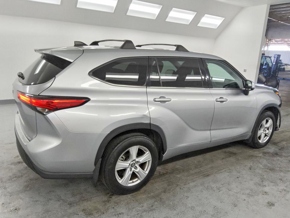 2022 Toyota Highlander VIN 5TDBZRBH0NS253457 COPART salvage auction — FRONT END, Ca - Certificate Of Title, sold $14,700 on 2026-07-09 (photo 3)