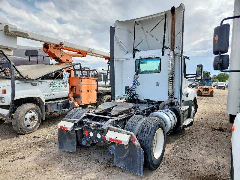 2016 Kenworth All other VIN 1XKYA48X9GJ496711 COPART salvage auction — MINOR DENT/SCRATCHES, IN - CERTIFICATE OF TITLE, sold $5,100 on 2026-07-07 (photo 4)