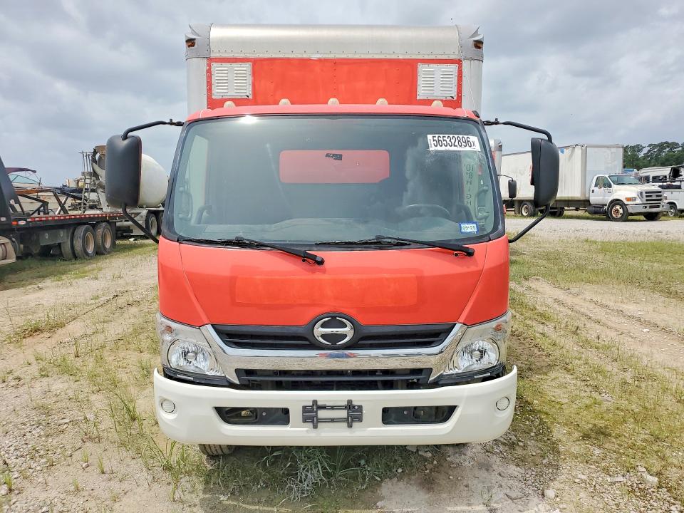 2017 Hino All models VIN JHHSDM2H5HK005828 COPART salvage auction — MECHANICAL, TX - CERTIFICATE OF TITLE, sold $4,400 on 2026-07-09 (photo 5)