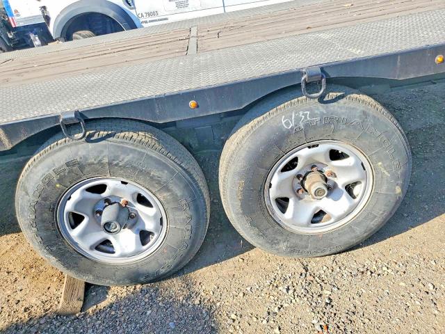 2009 Urwi Trailer VIN 4YDF2932192501807 COPART salvage auction — MINOR DENT/SCRATCHES, CA - DLR/DIS/EXP ONLY SALVAGE TITLE, sold $325 on 2026-07-31 (photo 9)