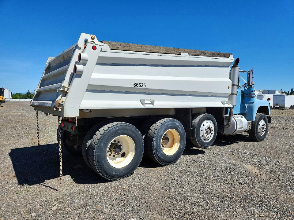 1990 Mack Rb688s VIN 1M2P270CXLM008837 COPART salvage auction — MINOR DENT/SCRATCHES, NJ - CERTIFICATE OF TITLE, sold $10,500 on 2026-07-07 (photo 3)