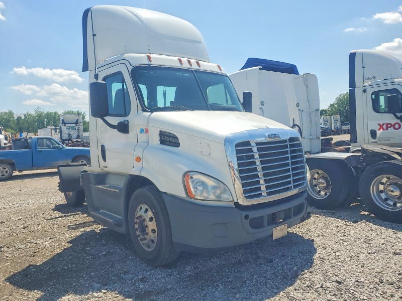 2017 Freightliner Cascadia 113 VIN 3AKBGADV9HSJD0569 COPART salvage auction — FRONT END, IN - CERTIFICATE OF TITLE, sold $175 on 2026-07-23 (photo 1)