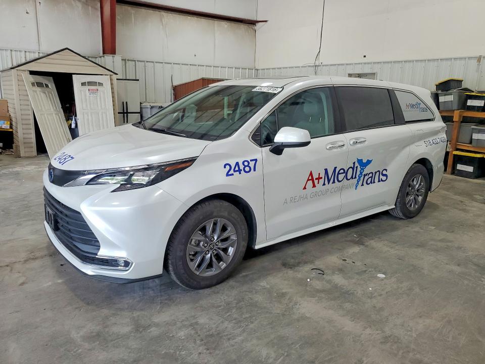 2024 Toyt Sienna VIN 5TDYRKEC8RS217474 — COPART salvage auction photo