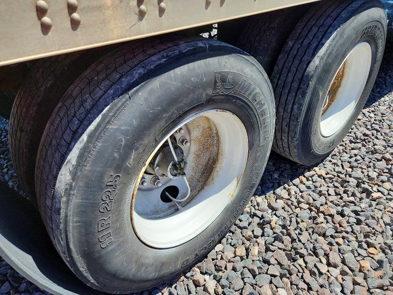 2016 Utility trailer Trailer VIN 1UYVS2539GC553828 COPART salvage auction — NORMAL WEAR, IN - CERT OF TITLE - REBUILT VEHICL, sold $350 on 2026-07-28 (photo 9)
