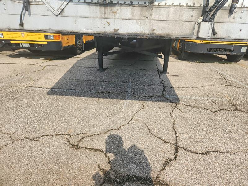 2015 Utility trailer manufacture VIN 1UYVS2536FU226819 COPART salvage auction — MINOR DENT/SCRATCHES, NE - CERT OF TITLE-SALVAGE, sold $6,300 on 2026-07-09 (photo 7)