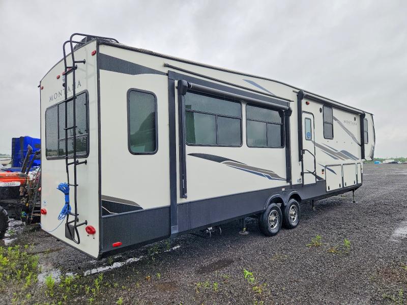 2021 Keystone Montana VIN 4YDF38420MA743928 COPART salvage auction — MINOR DENT/SCRATCHES, ON - PERMIT NO BRAND - UNFIT (P), sold $27,250 on 2026-07-07 (photo 4)