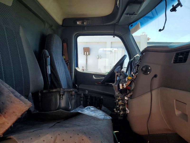 2017 Peterbilt All other VIN 1NPBLP9X2HD368928 COPART salvage auction — PARTIAL REPAIR, OH - DIS/DLR/EXP ONLY CLEAN TITLE, sold $6,900 on 2026-07-29 (photo 6)