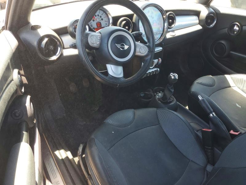 2010 Min Convertibl VIN WMWMR3C50ATZ18781 COPART salvage auction — NORMAL WEAR, DV, sold $300 on 2026-07-14 (photo 8)