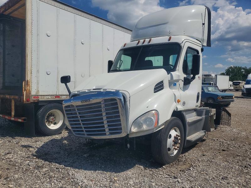 2018 Freightliner All other VIN 3AKBGADV1JSJN2740 COPART salvage auction — STRIPPED, CT, sold $125 on 2026-07-30 (photo 2)