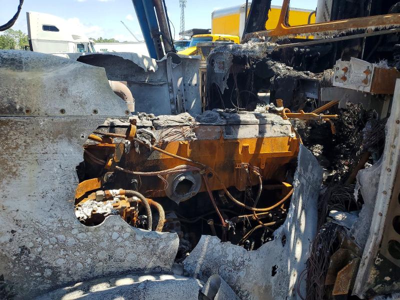 2003 Peterbilt All other VIN 1NP5DB9X83N596559 COPART salvage auction — BURN, NE - CERT OF TITLE-SALVAGE, sold $2,650 on 2026-07-06 (photo 7)