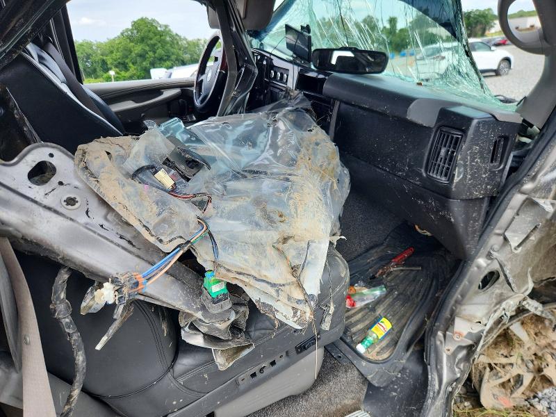 2010 Chev Express VIN 1GBUHEB49A1138322 COPART salvage auction — SIDE, GA - CERT OF TITLE-SALVAGE, sold $375 on 2026-07-28 (photo 8)
