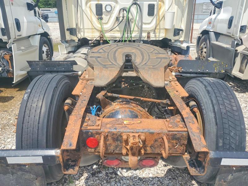 2016 Freightliner All other VIN 3AKBGADV3GSHB2460 COPART salvage auction — MINOR DENT/SCRATCHES, CT, sold $725 on 2026-07-30 (photo 6)