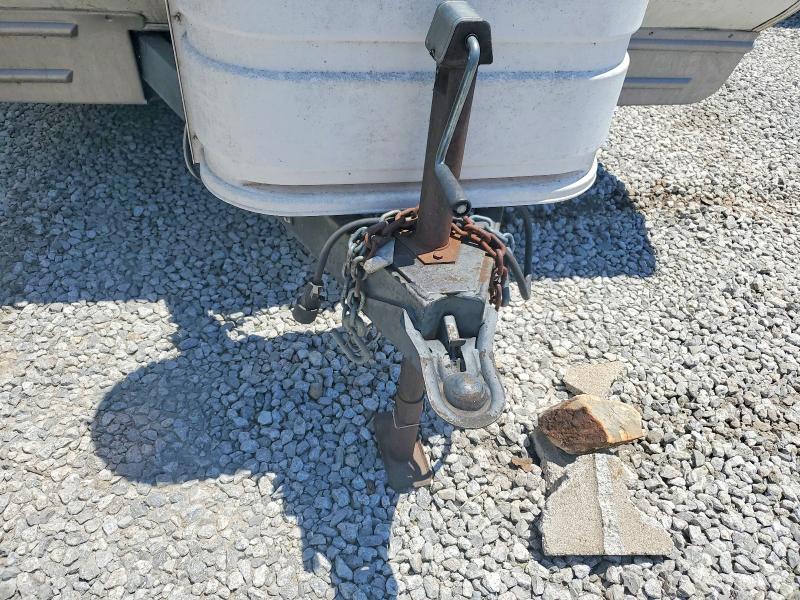 2009 Jaycee VIN 1UJBJ02R791DG0101 COPART salvage auction — HAIL, OK - CERT OF TITLE-SALVAGE FLOOD, sold $3,100 on 2026-07-09 (photo 8)