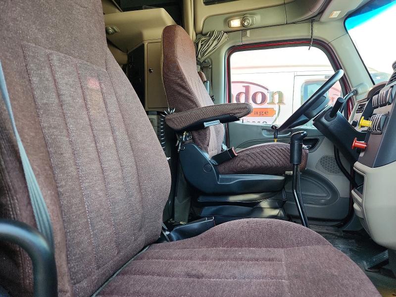 2020 Peterbilt All other VIN 1XPBDP9XXLD702991 COPART salvage auction — MINOR DENT/SCRATCHES, TN - CERTIFICATE OF TITLE (P), sold $13,800 on 2026-07-07 (photo 6)