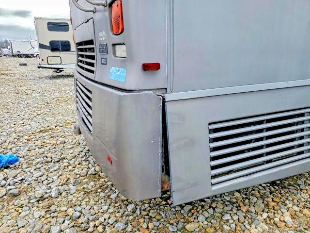 2002 Frht Recreation VIN 4UZAAHAK32CK27793 COPART salvage auction — NORMAL WEAR, NH - CERT OF TITLE-SALVAGE, sold $3,000 on 2026-07-30 (photo 9)