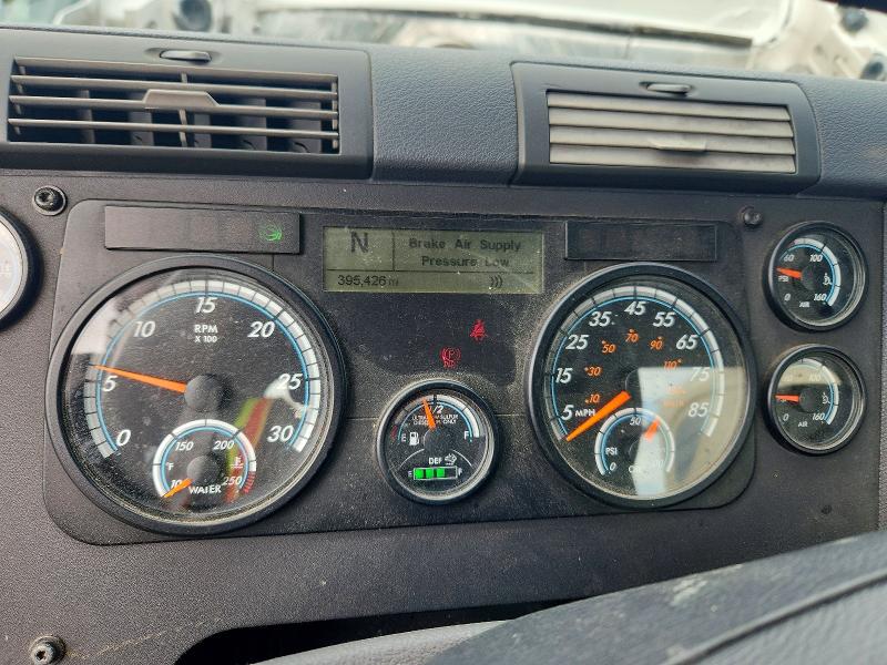 2019 Freightliner All other VIN 3AKJGBDV3KDJW2113 COPART salvage auction — NORMAL WEAR, CT, sold $7,400 on 2026-07-09 (photo 8)
