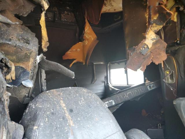 2001 Peterbilt All models VIN 1XP5DB9X61D565917 COPART salvage auction — BURN, OK - CERTIFICATE OF TITLE-JUNKED, sold $4,650 on 2026-07-06 (photo 6)