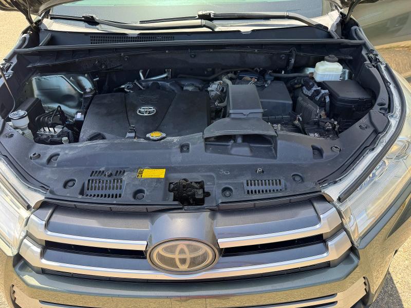 2017 Toyota Highlander VIN 5TDJZRFH0HS457900 COPART salvage auction — MINOR DENT/SCRATCHES, MA - CERTIFICATE OF TITLE (P), sold $13,700 on 2026-07-27 (photo 7)