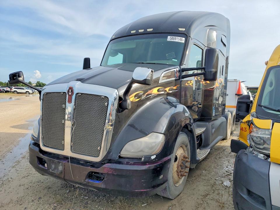 2018 Kenworth All other VIN 1XKYDP9X6JJ179998 COPART salvage auction — MINOR DENT/SCRATCHES, CT, sold $10,600 on 2026-07-28 (photo 1)