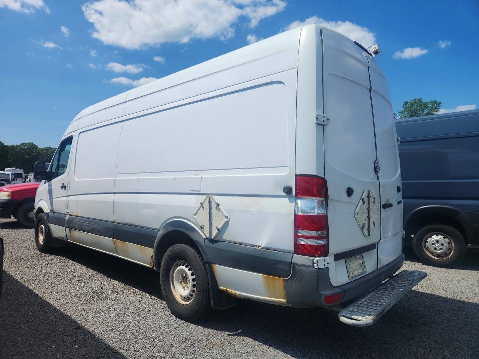 2011 Mercedes-benz Sprinter VIN WD3PE8CB4B5606056 COPART salvage auction — ALL OVER, CT, sold $125 on 2026-08-04 (photo 2)