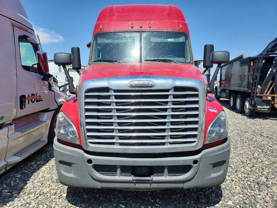 2017 Freightliner All other VIN 3AKJGLDR6HSHM5713 COPART salvage auction — MECHANICAL, IL - CERTIFICATE OF TITLE, sold $300 on 2026-08-11 (photo 5)