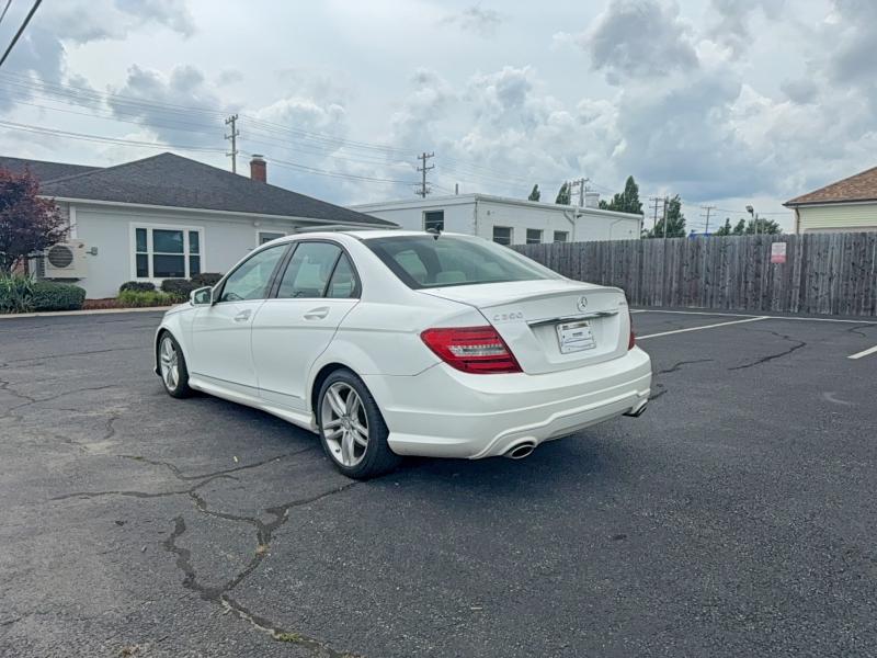 2013 Mercedes-benz C class VIN WDDGF8AB6DR274838 COPART salvage auction — MINOR DENT/SCRATCHES, Ct - Certificate Of Title (P), sold $250 on 2026-07-31 (photo 3)