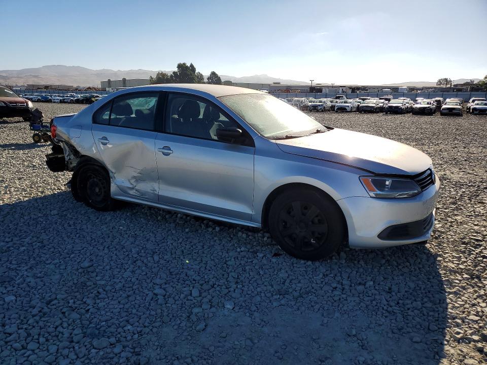 2011 Volkswagen Jetta VIN 3VW2K7AJ2BM379101 COPART salvage auction — REAR END, CA - SALVAGE CERTIFICATE, sold $725 on 2026-08-03 (photo 4)