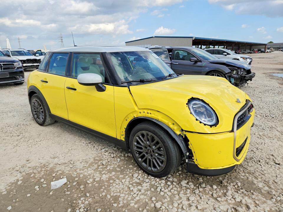 2025 Mini Cooper VIN WMW53GD07S2X13854 COPART salvage auction — FRONT END, NV - SALVAGE TITLE, sold $8,000 on 2026-07-31 (photo 4)