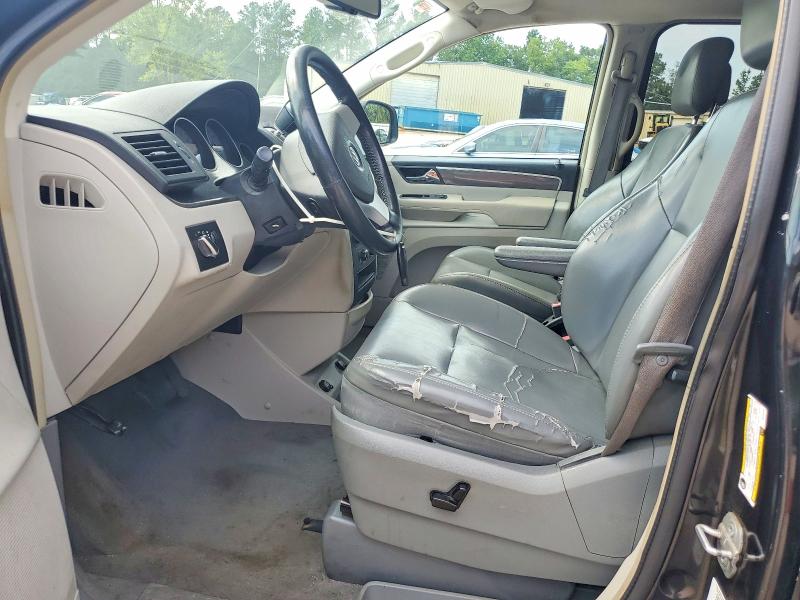 2010 Volkswagen Routan VIN 2V4RW3D1XAR280260 COPART salvage auction — MINOR DENT/SCRATCHES, Nc - Non Public Clean Title, sold $250 on 2026-07-31 (photo 7)