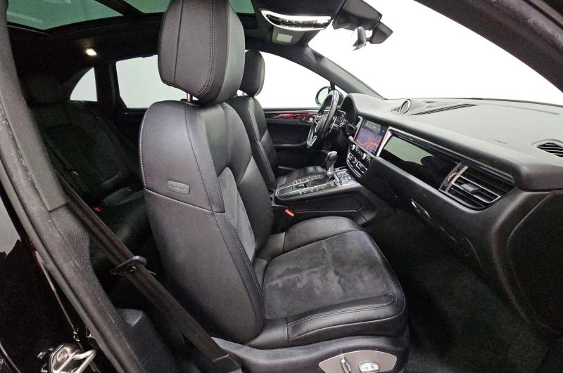 2021 Porsche Macan VIN WP1AA2A57MLB08979 COPART salvage auction — NORMAL WEAR, CT, sold $18,700 on 2026-08-12 (photo 5)