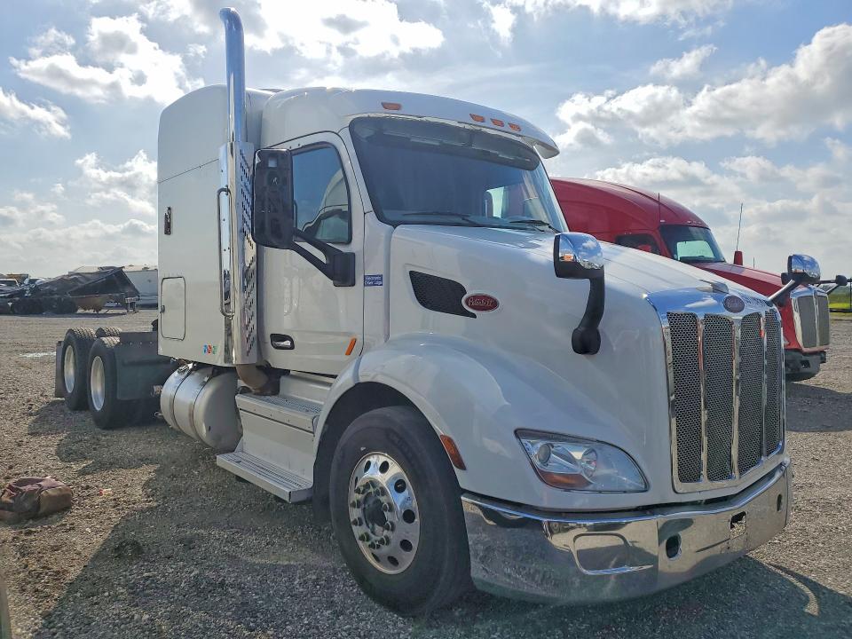 2019 Peterbilt All other VIN 1XPBDP9X9KD234864 COPART salvage auction — MINOR DENT/SCRATCHES, CT, sold $9,400 on 2026-08-21 (photo 4)