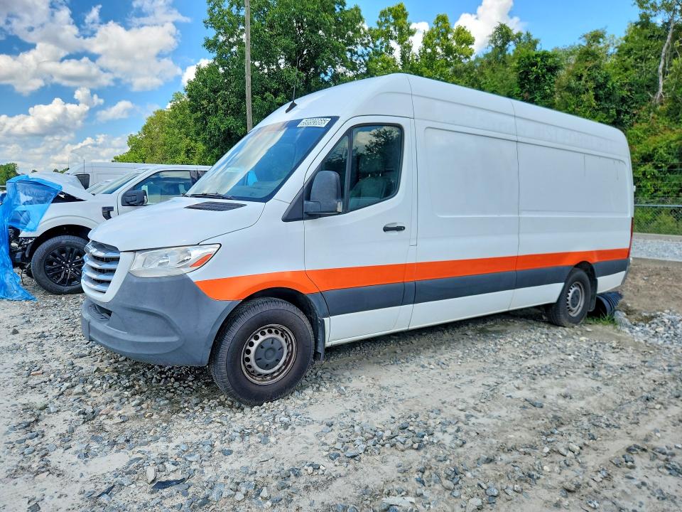 2021 Freightliner Sprinter VIN W2Y40CHY6MT045105 COPART salvage auction — NORMAL WEAR, CT, sold $9,100 on 2026-07-27 (photo 1)