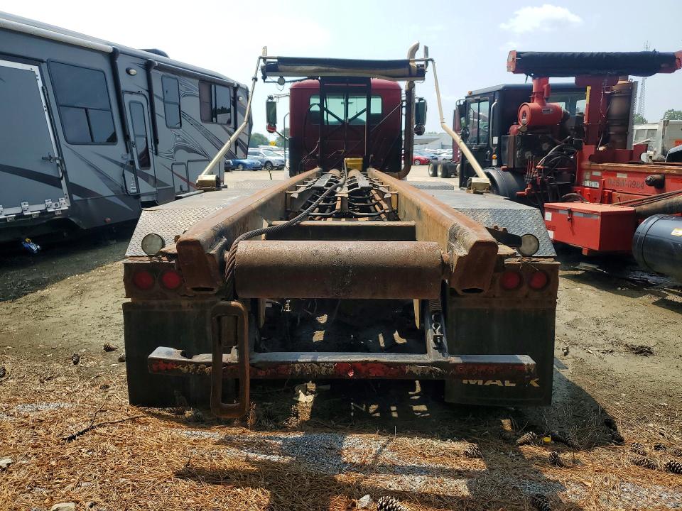 2012 Mack All other VIN 1M2AX09C0CM011781 COPART salvage auction — MINOR DENT/SCRATCHES, FL - CERTIFICATE OF DESTRUCTION, sold $4,050 on 2026-07-30 (photo 6)