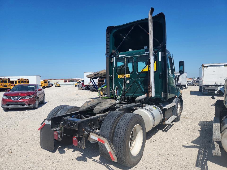 2021 Freightliner All other VIN 3AKBHSDVXMSMK0921 COPART salvage auction — MECHANICAL, OK - CERTIFICATE OF TITLE, sold $4,000 on 2026-07-17 (photo 3)