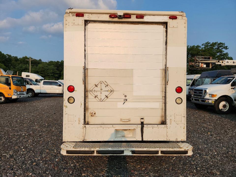 1998 Freightliner All other VIN 4UZA4FF40WC932868 COPART salvage auction — MECHANICAL, CT, sold $150 on 2026-08-13 (photo 6)