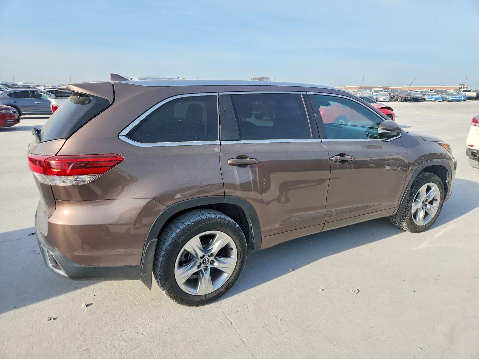 2017 Toyota Highlander VIN 5TDDZRFH8HS446317 COPART salvage auction — MECHANICAL, TX - CERTIFICATE OF TITLE, sold $8,500 on 2026-07-31 (photo 3)