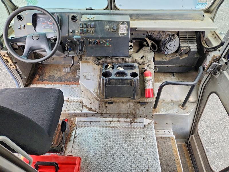 2021 Freightliner Mt45g VIN 4UZAC2EA3MCMM9102 COPART salvage auction — MINOR DENT/SCRATCHES, CT, sold $150 on 2026-08-18 (photo 8)
